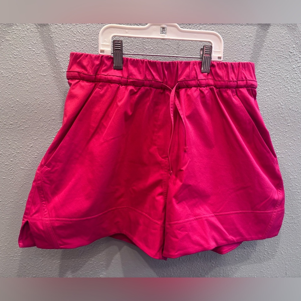 Lululemon Cinchable Waist High-Rise Woven Short
